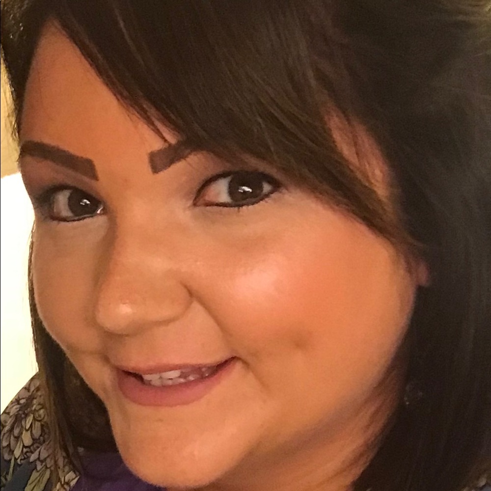 Meet your Posher, Alissa